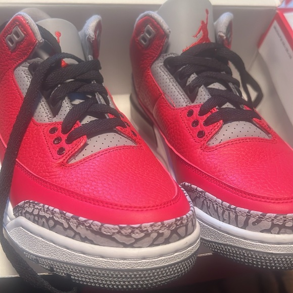 Jordan 3 Retro SE Unite Fire Red - Picture 3 of 6